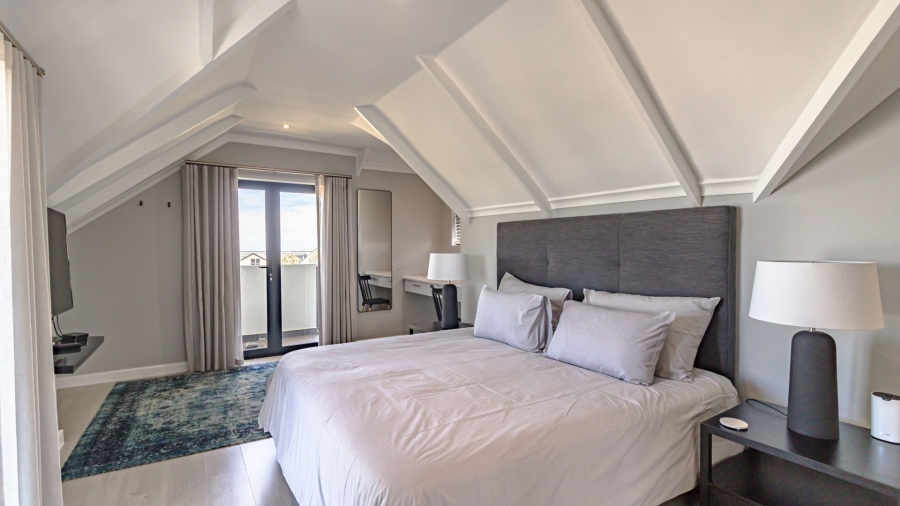 4 Bedroom Property for Sale in Grotto Bay Western Cape